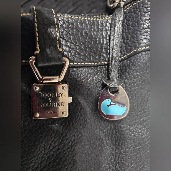 Vintage Dooney & Bourke Black Pebble Grain Leather Bag with Silver Accent - Picture 4 of 9